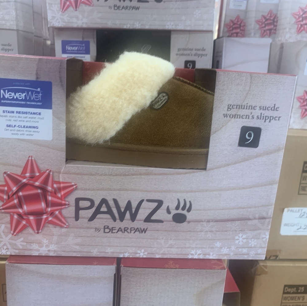 Bearpaw womans slippers size 9